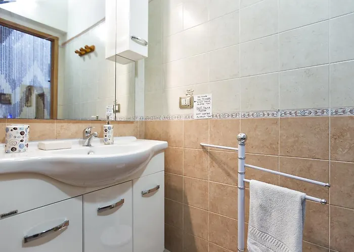 Affittacamere Zahra Πανσιόν *