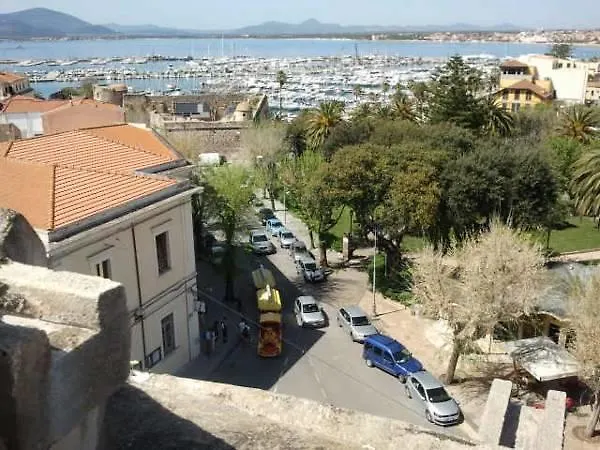 Affittacamere Zahra Πανσιόν *